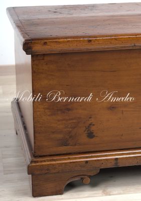 Cassapanca antica in legno massiccio di ciliegio con gambe a mensola