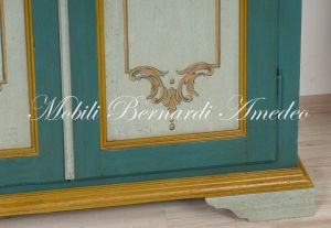 Antique cabinet in solid wood restored and hand lacquered with decorations