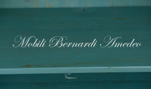 Antique cabinet in solid wood restored and hand lacquered with decorations
