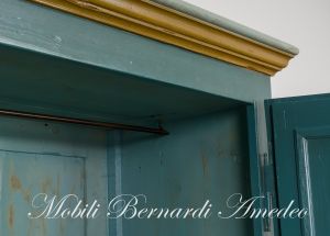 Antique cabinet in solid wood restored and hand lacquered with decorations