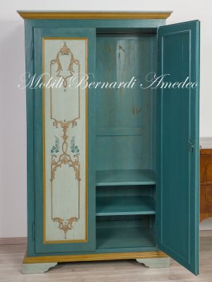Antique cabinet in solid wood restored and hand lacquered with decorations