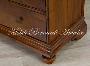 Cassettone originale antico in legno massiccio di noce restaurato con 3 cassetti