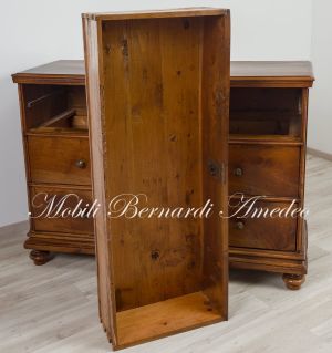 Cassettone originale antico in legno massiccio di noce restaurato con 3 cassetti