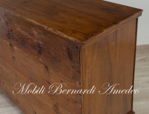 Cassettone originale antico in legno massiccio di noce restaurato con 3 cassetti