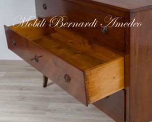 Cassettone antico originale restaurato stile veneto asolano realizzato in legno massello di noce e ciliegio