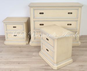 Cassettone e comodini in legno finitura laccata in vendita a prezzo scontato