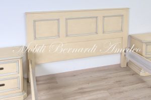 Letto matrimoniale in legno finitura laccata in vendita a prezzo scontato
