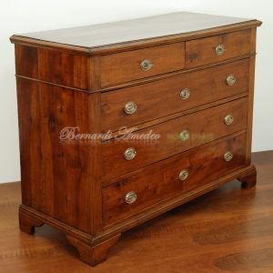 Cassettone antico restaurato in legno massello di noce