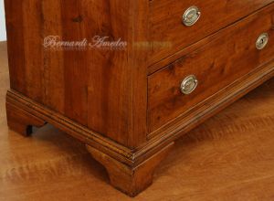 Cassettone antico restaurato in legno massello di noce