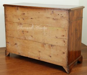 Cassettone antico restaurato in legno massello di noce