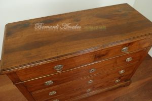 Cassettone antico restaurato in legno massello di noce