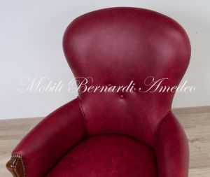 Poltrona stile Luigi Filippo rivestita in pelle rossa produzione artigianale italiana