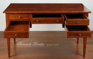 Scrivania classica da studio in legno massello di noce 5 cassetti