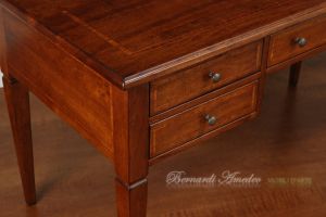 Scrivania classica da studio in legno massello di noce 5 cassetti