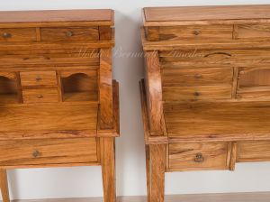 Scrittoi con serrandina stile classico realizzato in legno di ulivo