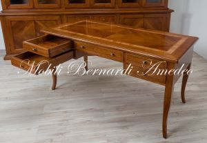 SC68 160 Scrivania Noce Massello Intarsio Ulivo 5 Cassetti 160 Cm 07