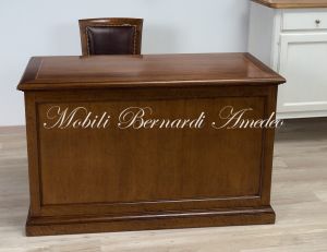 Scrivania classica in legno massello di noce con cassettiera laterale