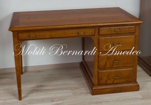 Scrivania in legno di noce stile classico aperta nello schienale e con cassettiera in un lato