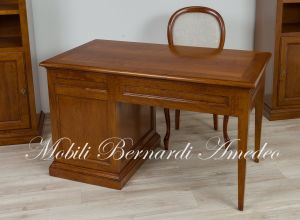 Scrivania in legno di noce stile classico aperta nello schienale e con cassettiera in un lato