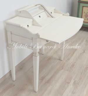 Desk with drawbar and shutter in antique white wood