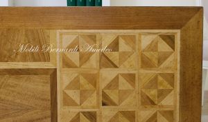 Desk table with two-tone finish