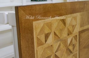 Desk table with two-tone finish