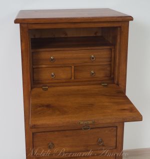Secretaire in noce massiccio con cassetti e ribalta utilizzabile come scrittoio