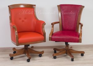Poltrone girevoli stile classico fatte a mano in Italia con rivestimento in vera pelle