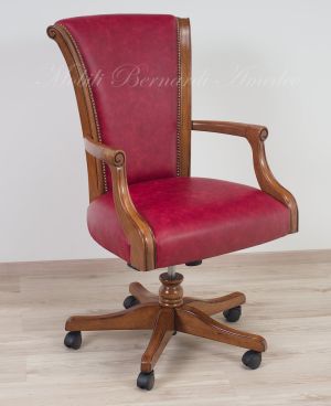 Poltrona girevole con rotelle stile classico seduta e schienale imbottiti vera pelle