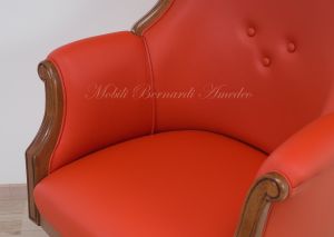 Poltrona girevole stile classico da studio con struttura in legno imbottita e rivestita vera pelle