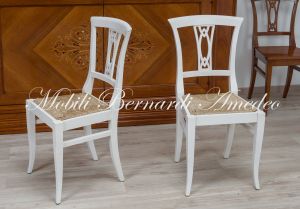 Sedie stile classico in legno con finitura colore bianco e seduta impagliata