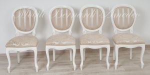 Sedie imbottite stile classico produzione artigianale italiana con finitura colore bianco