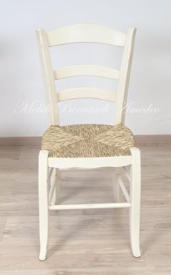 Sedia country campagnola fatta a mano in legno con finitura colore bianco anticato