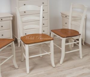 Sedie rustiche country fatte a mano con seduta in legno massiccio e struttura laccata colore bianco anticato