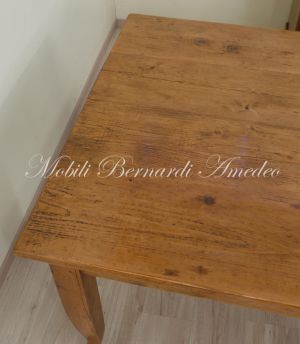 Tavolone massiccio in legno anticato stile country rustico realizzato su misura con tecniche tradizionali