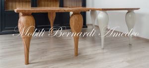 Tavoli realizzati artigianalmente in ulivo con gambe tornite moderne