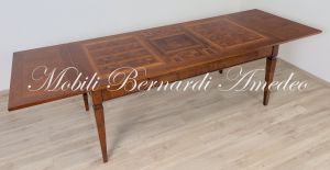 Tavolo classico allungabile intarsiato in noce cm 200x100