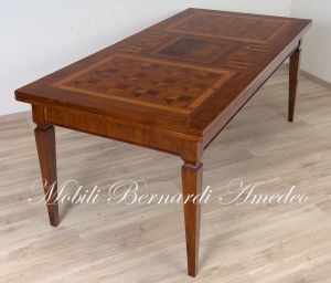 Tavolo classico allungabile intarsiato in noce cm 200x100