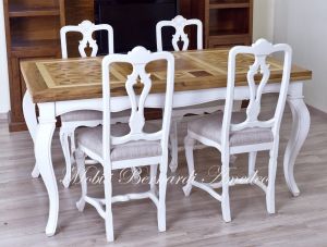 Tavolo in noce con prolunghe gambe curve bianche