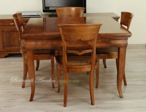 Tavolo classico artigianale in noce allungabile cm 120x120