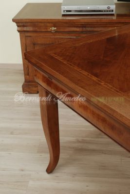 Tavolo classico artigianale in noce allungabile cm 120x120