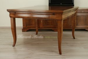 Tavolo classico artigianale in noce allungabile cm 120x120