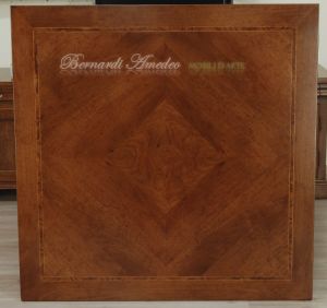 Tavolo classico artigianale in noce allungabile cm 120x120