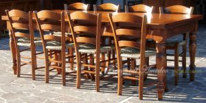 Tavolo in legno di noce con prolunghe estraibili