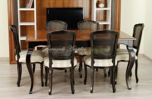 Tavolo da pranzo in legno con prolunghe centrali
