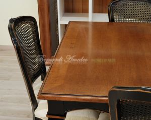 Tavolo da pranzo in legno con prolunghe centrali
