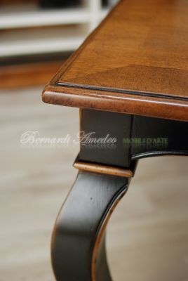Tavolo da pranzo in legno con prolunghe centrali