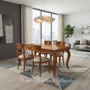 Tavolo stile classico costruito in noce colore chiaro con sedie in stile seduta imbottita