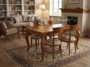 Tavolo stile classico costruito in noce colore chiaro con sedie in stile seduta imbottita