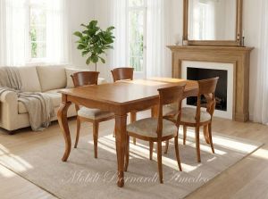 Tavolo stile classico costruito in noce colore chiaro con sedie in stile seduta imbottita